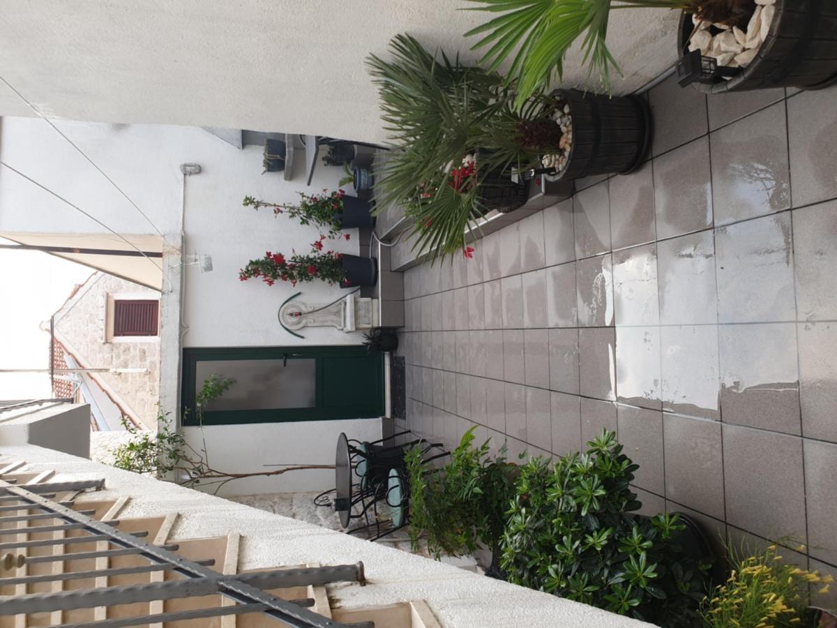 Lemon Tree Hotel Donji Seget Екстериор снимка