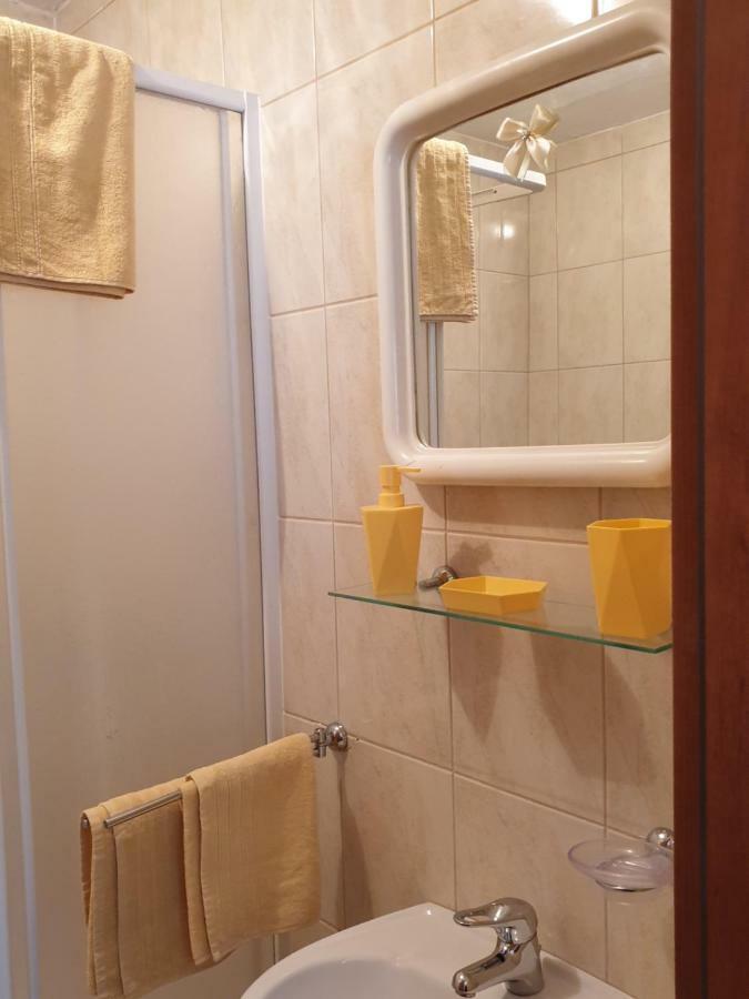 Lemon Tree Hotel Donji Seget Екстериор снимка